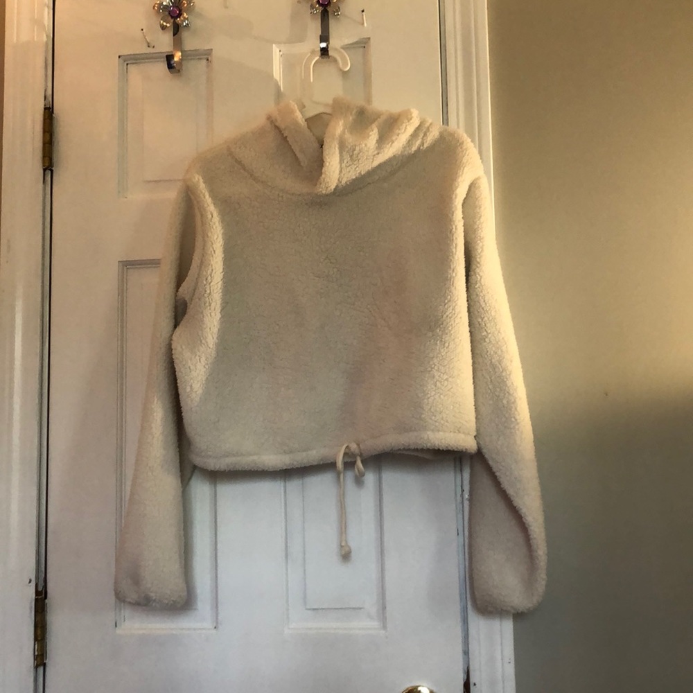 Cropped off white pullover with hood
